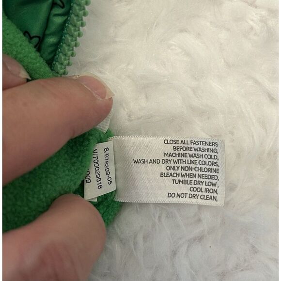 Old Navy Green Heart Puffer‎ Vest Girl's Size Med FullZip Front EUC - Picture 6 of 7